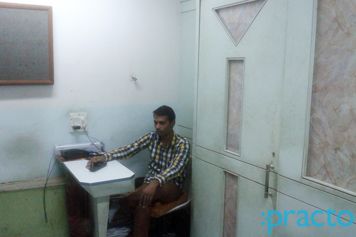 Reception at Dr. Sanjay Jain clinic MG Road Nashik
