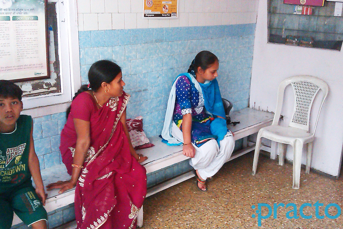 Waiting Area at Chhabra Clinic Field Gunj Ludhiana