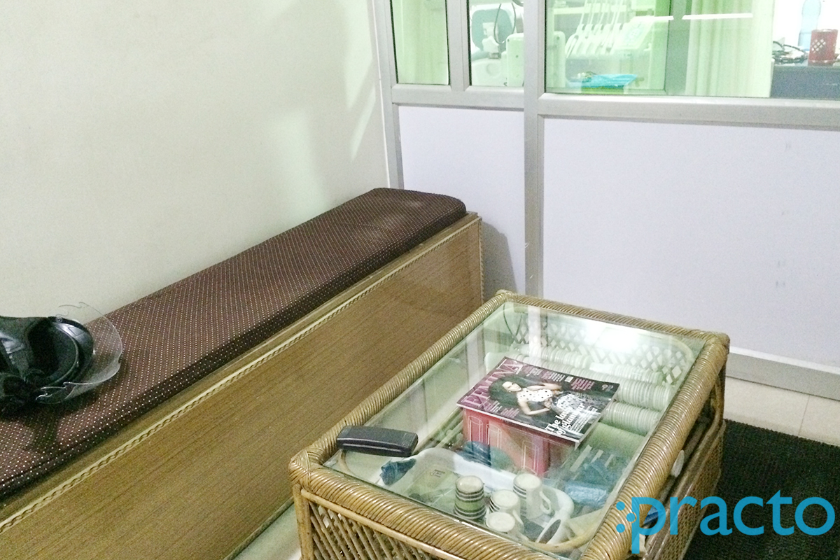 Waiting Area at Shine Dental Clinic Alambagh Lucknow