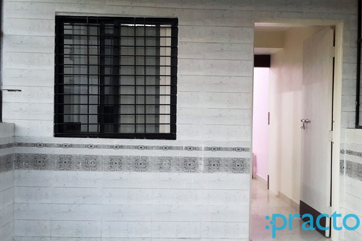 Entrance at Shree Clinic Trimurti Chowk Nashik