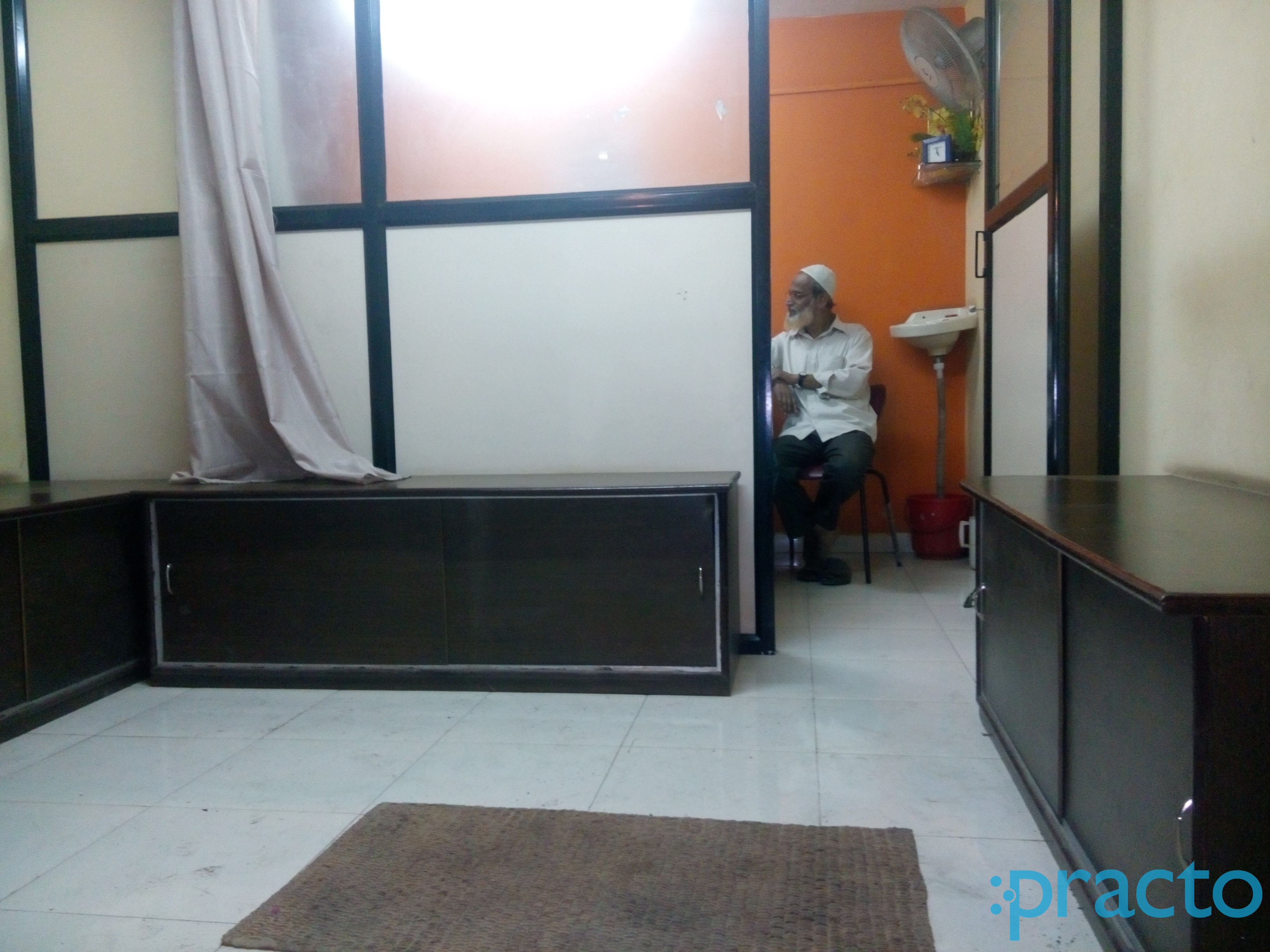 Waiting Area at Kabir Clinic Kondhwa Pune