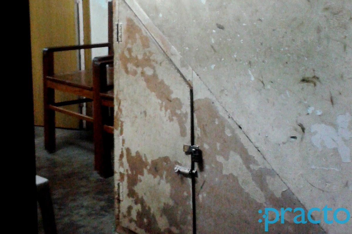 Entrance at Dr Raveendra Dental Clinic Mylapore Chennai