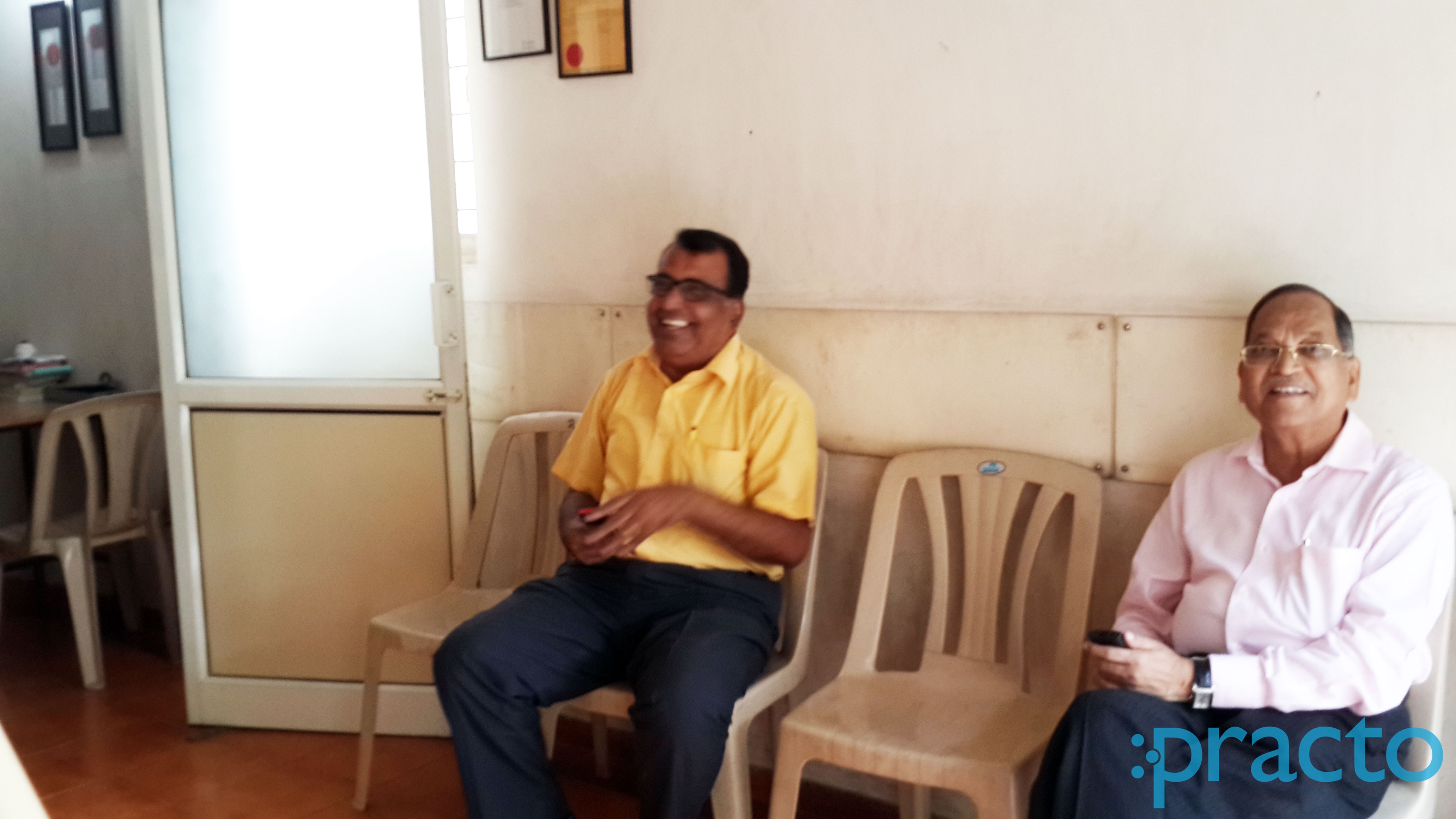 Waiting Area at Dr Yogini Dixit Clinic ST Colony Nashik