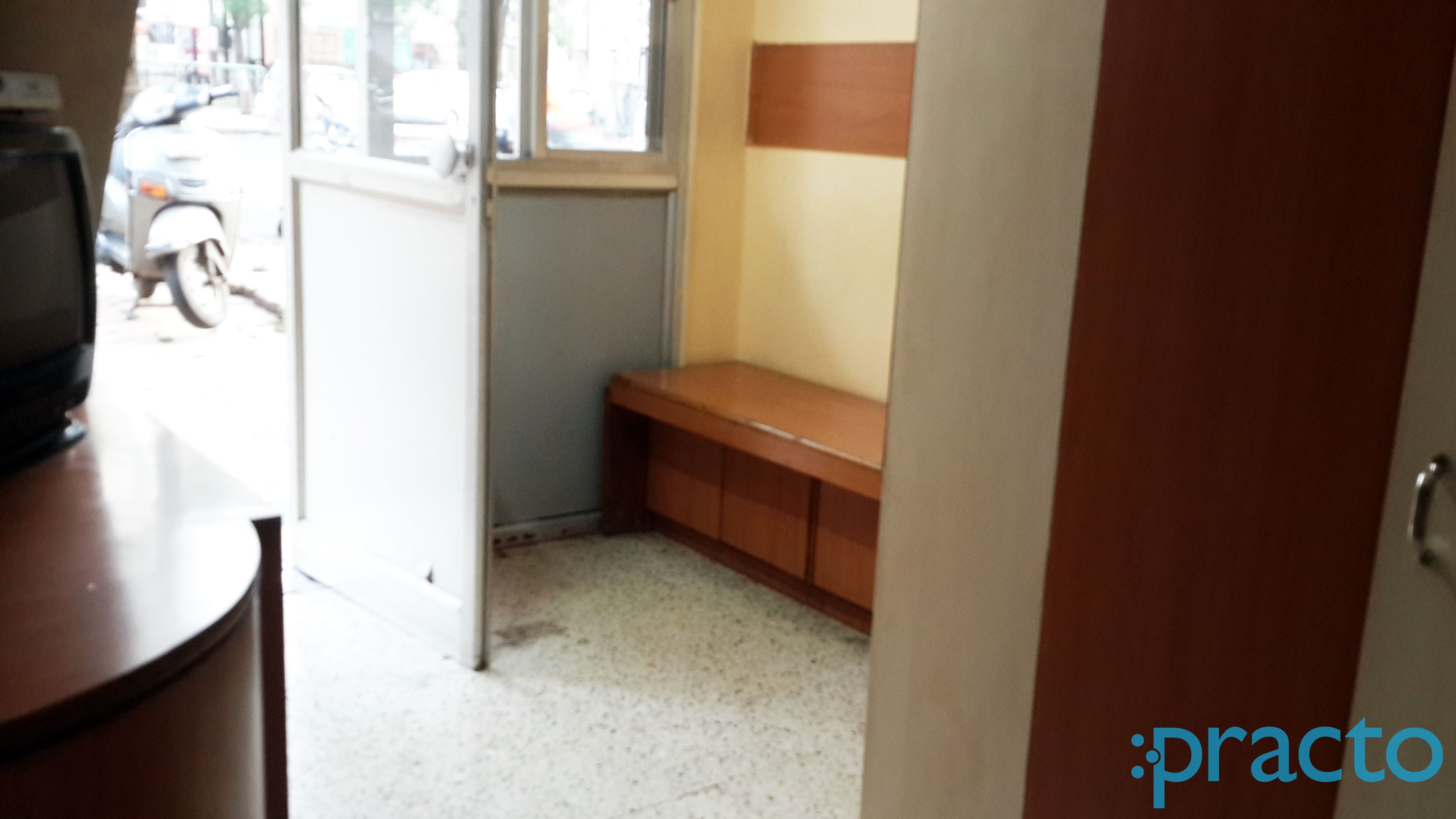 Waiting Area at Arihanta Homoopathic Clinic Canada Corner Nashik