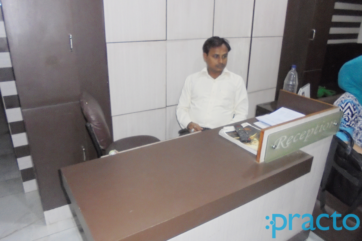 Reception at Dr. Sanjiv Bhatia Indira Nagar Lucknow