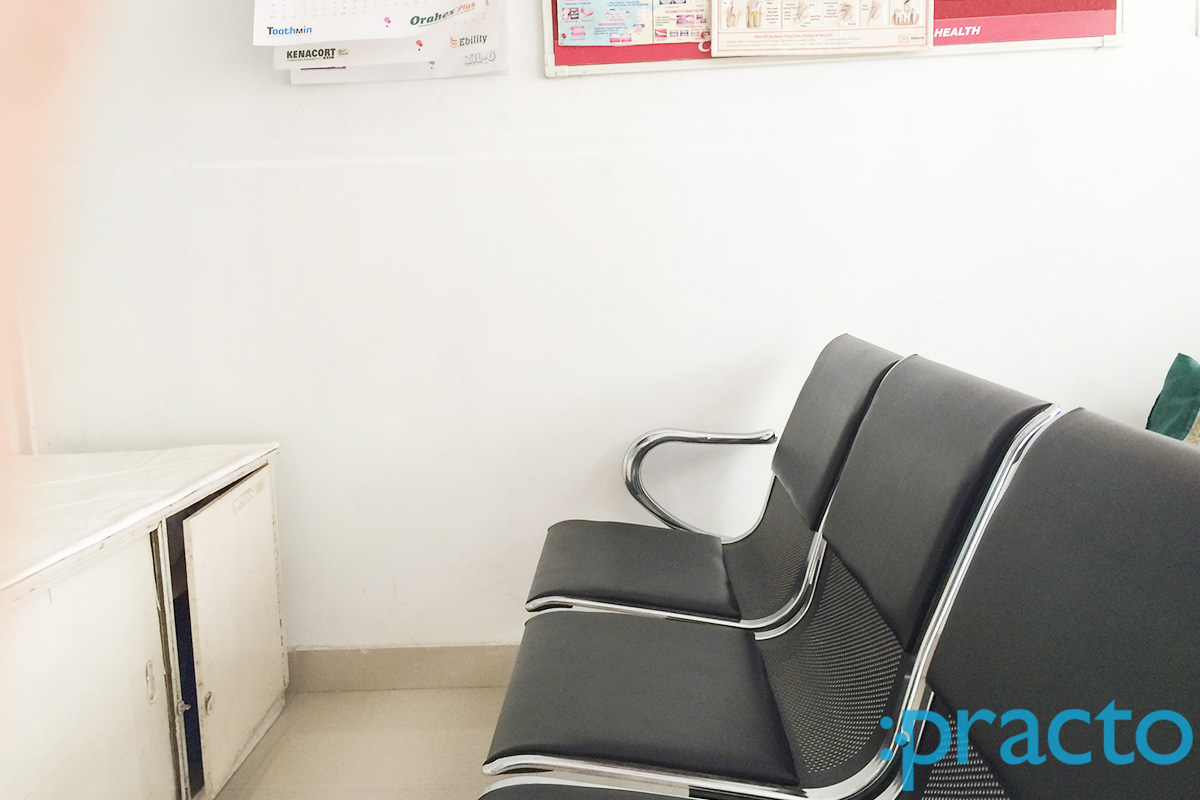 Waiting Area at Mukhil Dental Clinic Alwarthirunagar Chennai