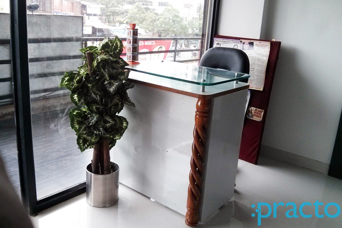 Reception at Urmi Dental Clinic Akota Vadodara