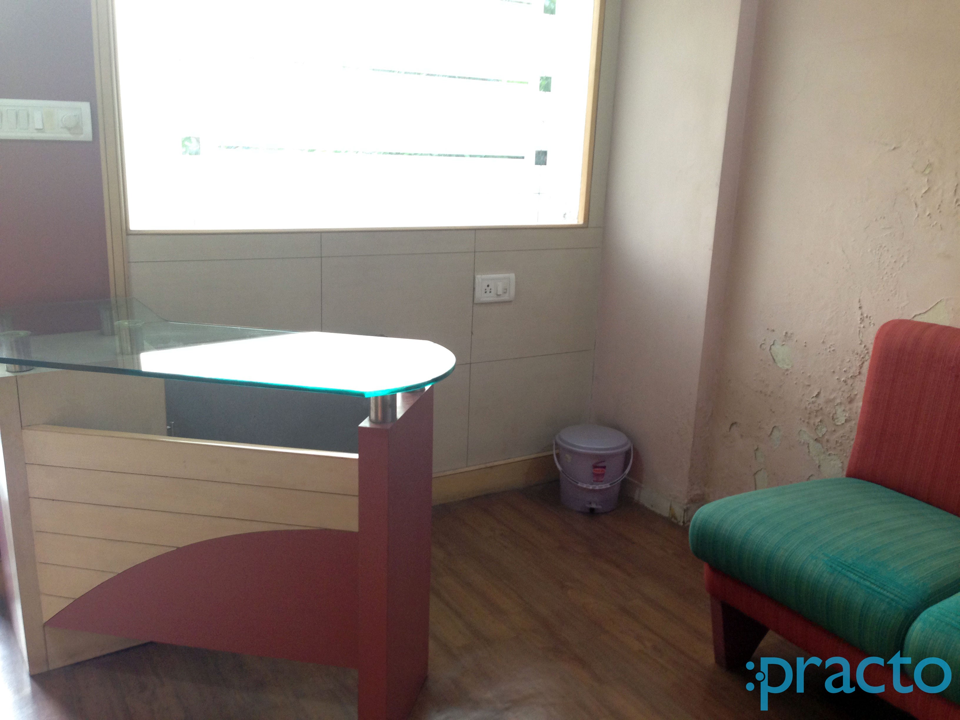 Reception at Holisitic Homoeopathic Clinic Gotri Vadodara