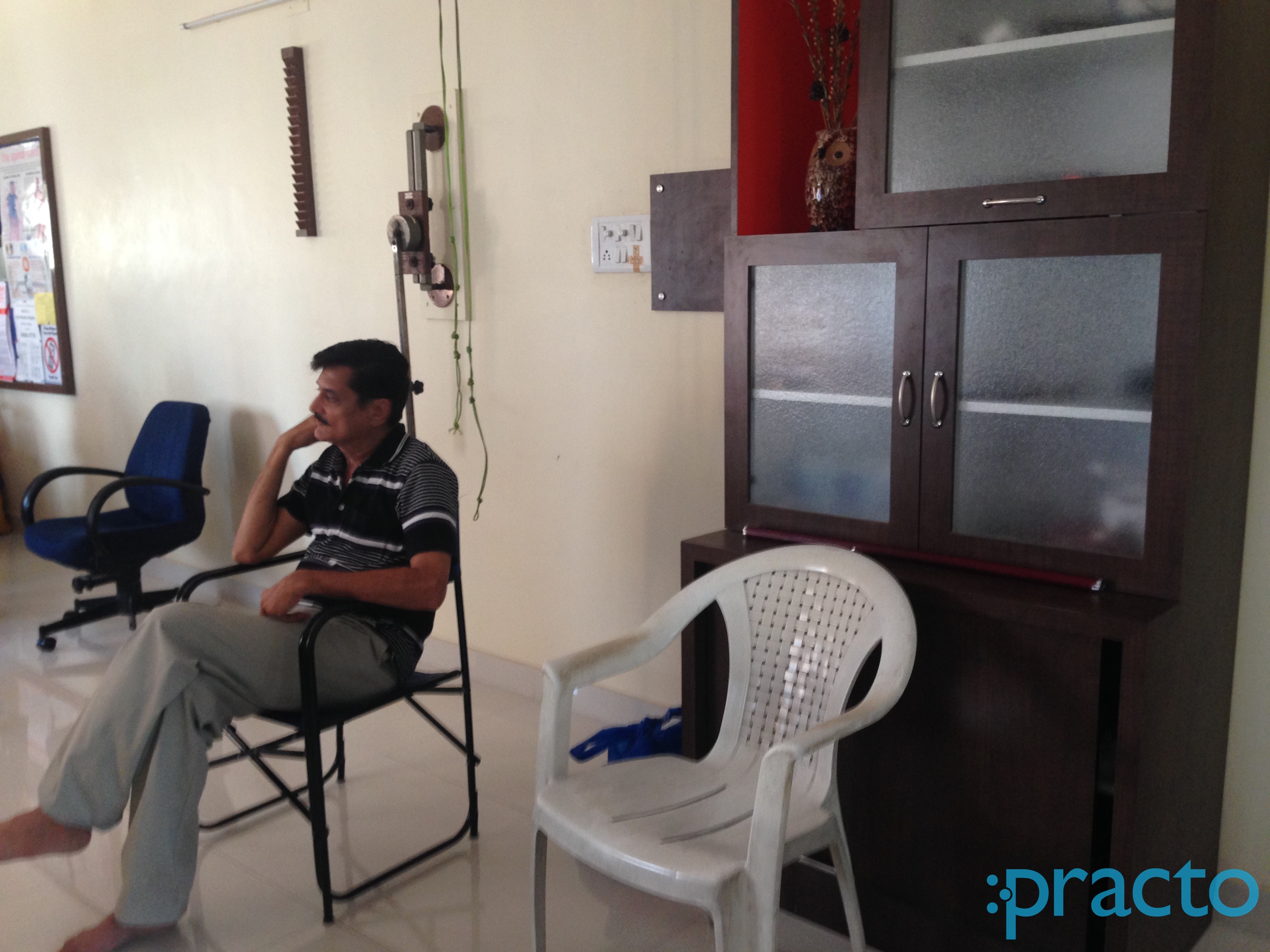 Waiting Area at Physiocare Physiotherapy Clinic Subhanpura Vadodara