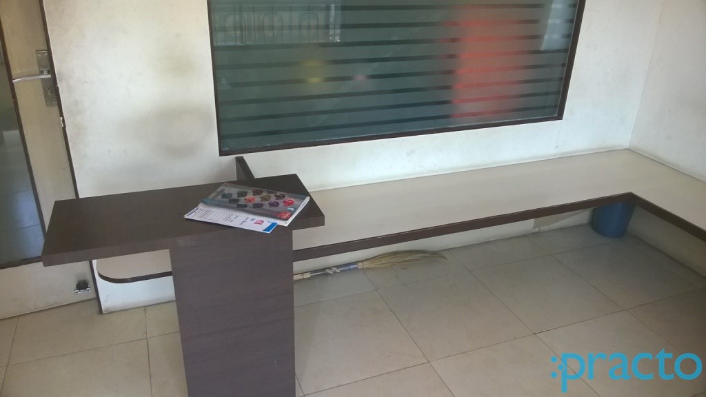 Reception at Kinjal Dental & Implant Center Varachha Road Surat