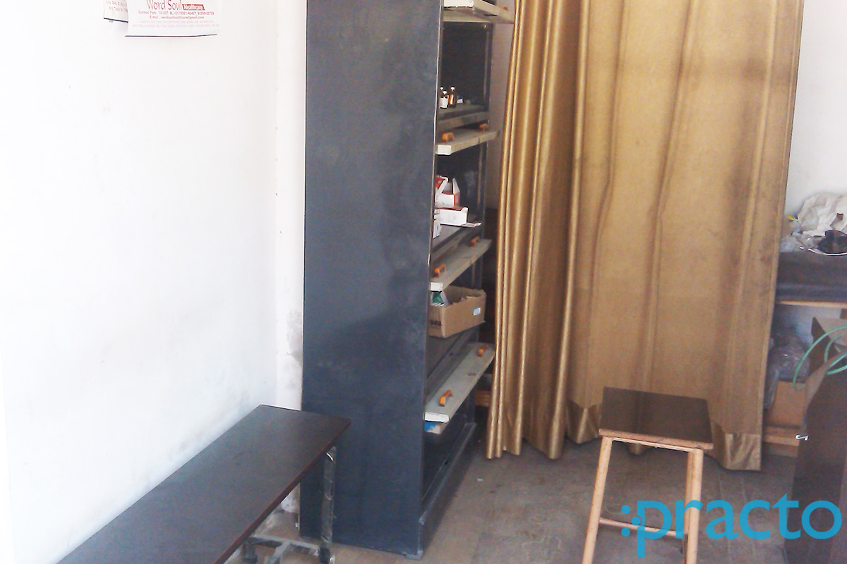 Waiting Area at R.P. Ramit Clinic Sanjay Gandhi Colony Ludhiana