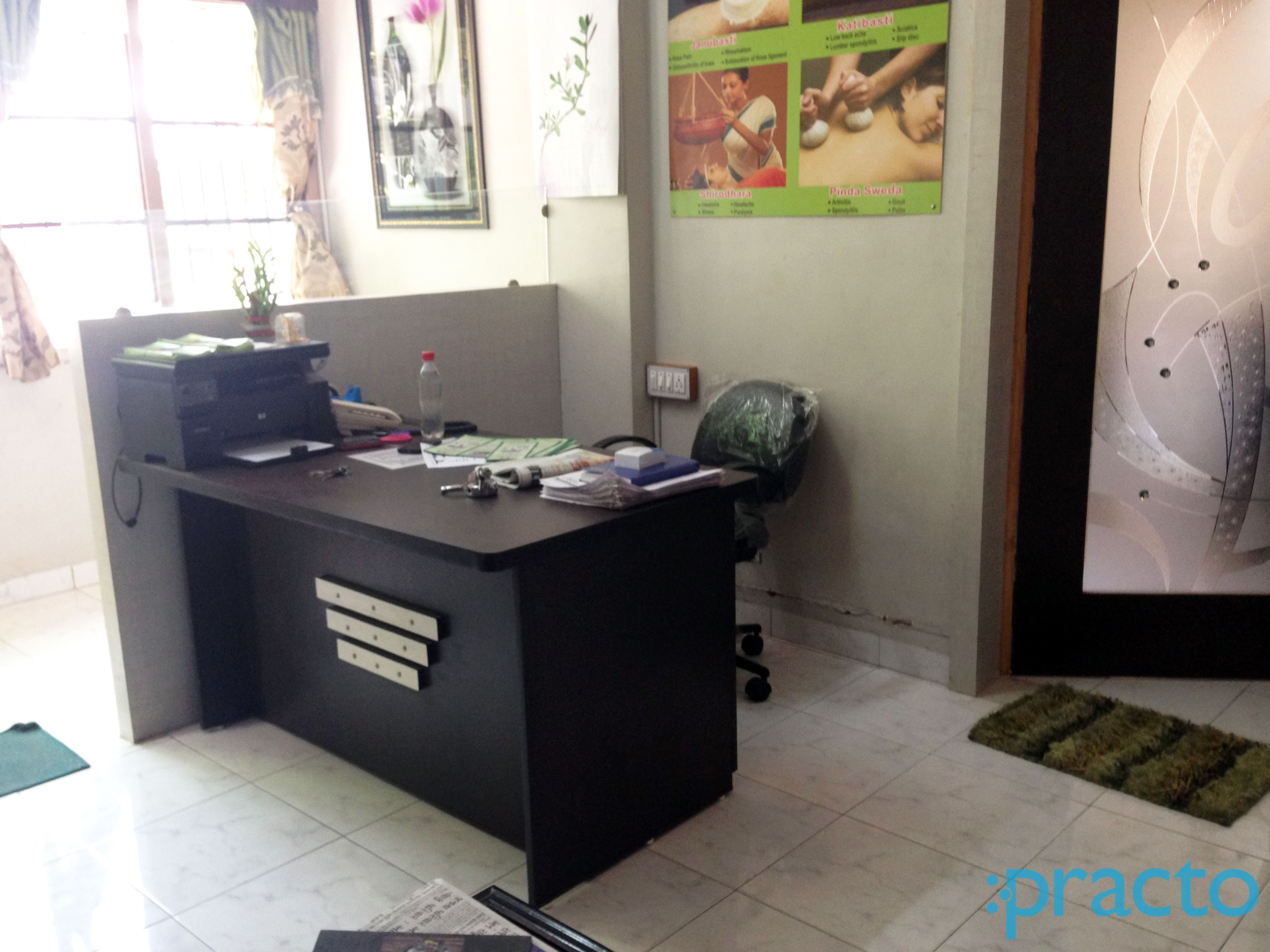 Reception at KLC Ayurvedic Panchkarma & Wellness Centre Racecourse Vadodara