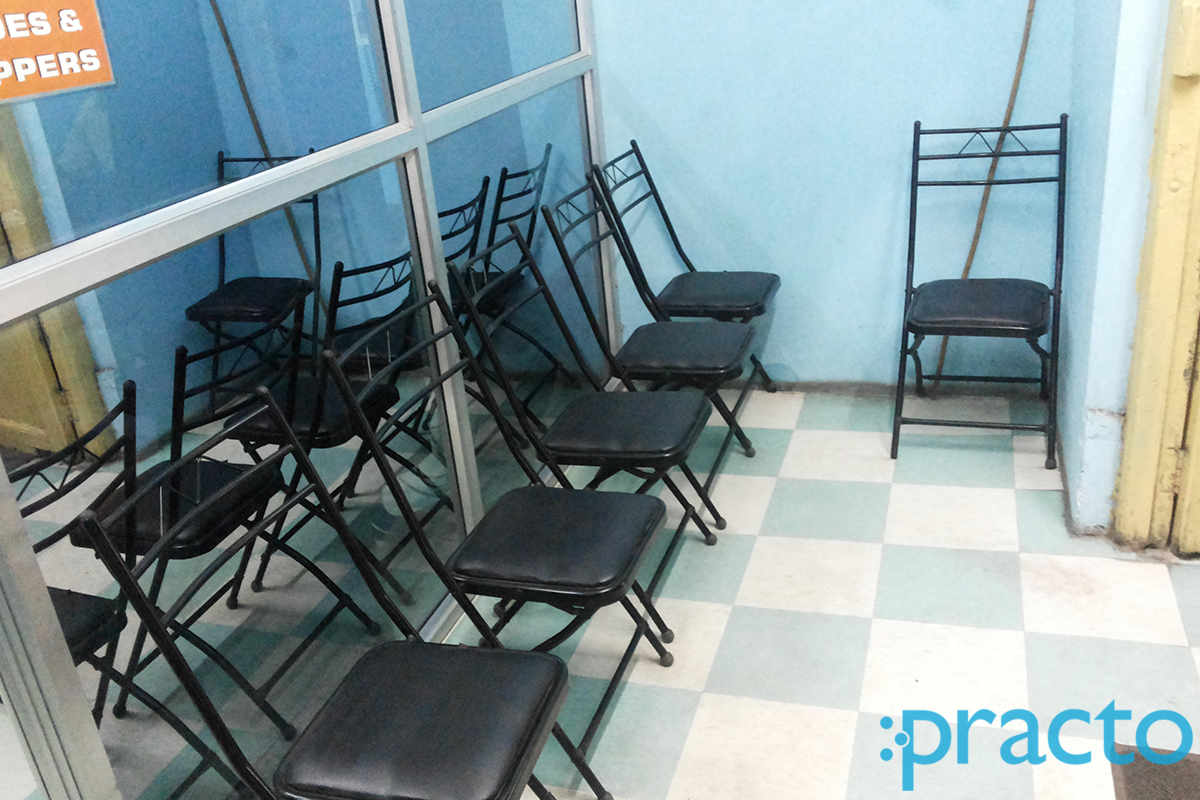 Waiting Area at Dental Park Elliot Road Kolkata