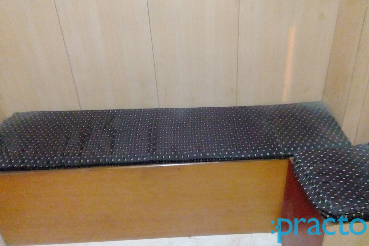 Waiting Area at Dr. Sharad Mishra Clinic Mahanagar Lucknow