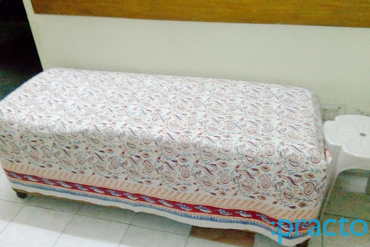 Waiting Area at Divine Physiotherapy Clinic Mahanagar Lucknow