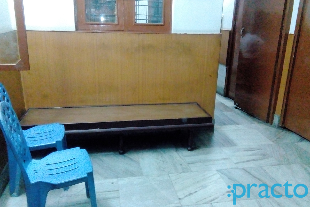 Waiting Area at Jafa Surgical Centre Mahanagar Lucknow