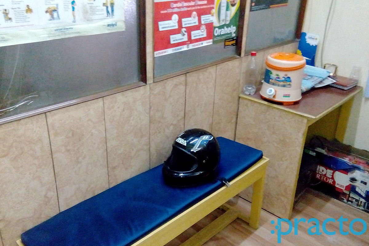 Waiting Area at Dr (Major) Naveen Tandon Clinic Aliganj Lucknow