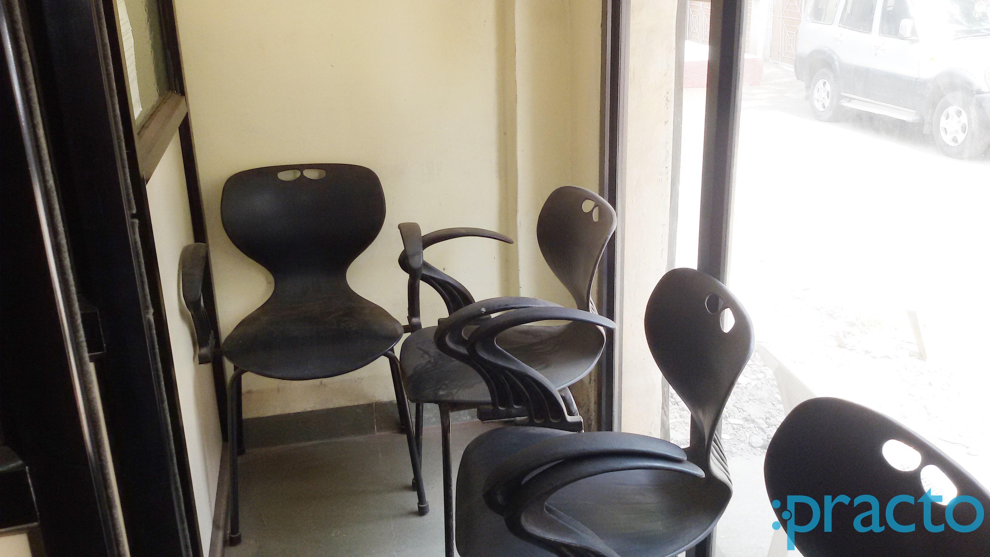 Waiting Area at Aamna Clinic Kondhwa Pune