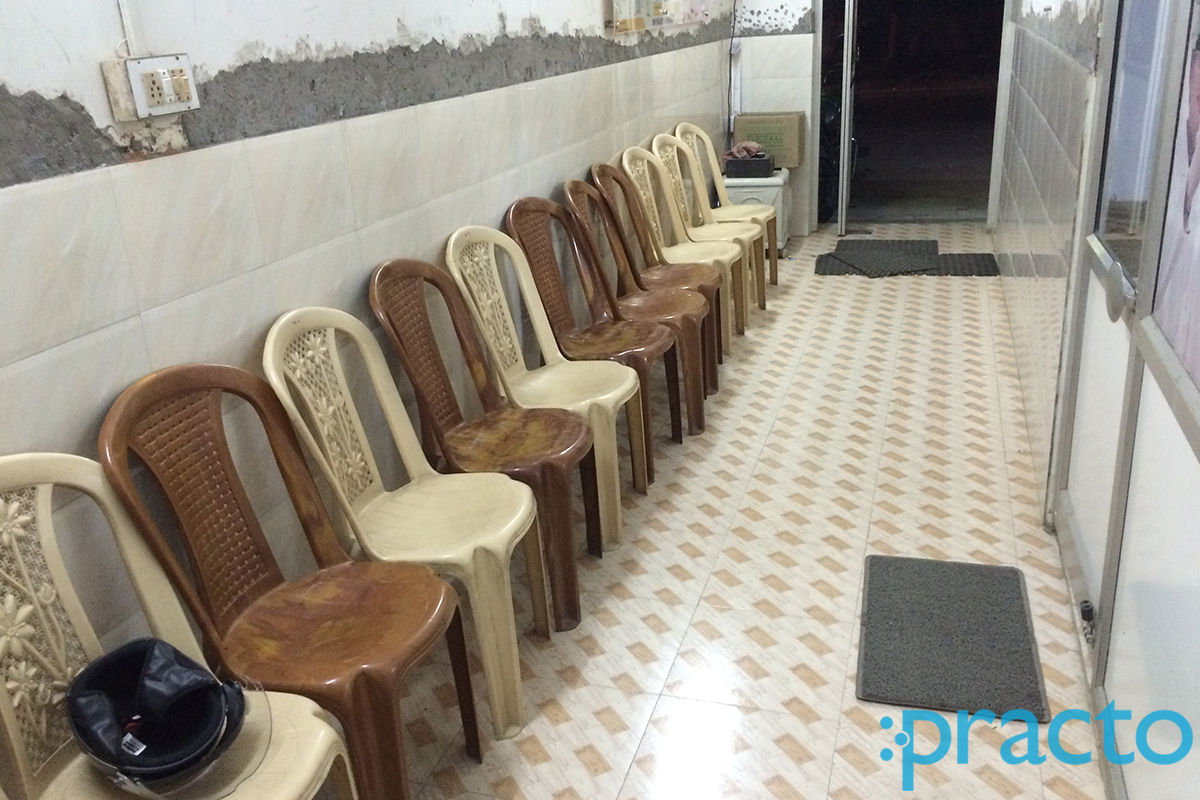 Waiting Area at Aashi Clinic Alambagh Lucknow