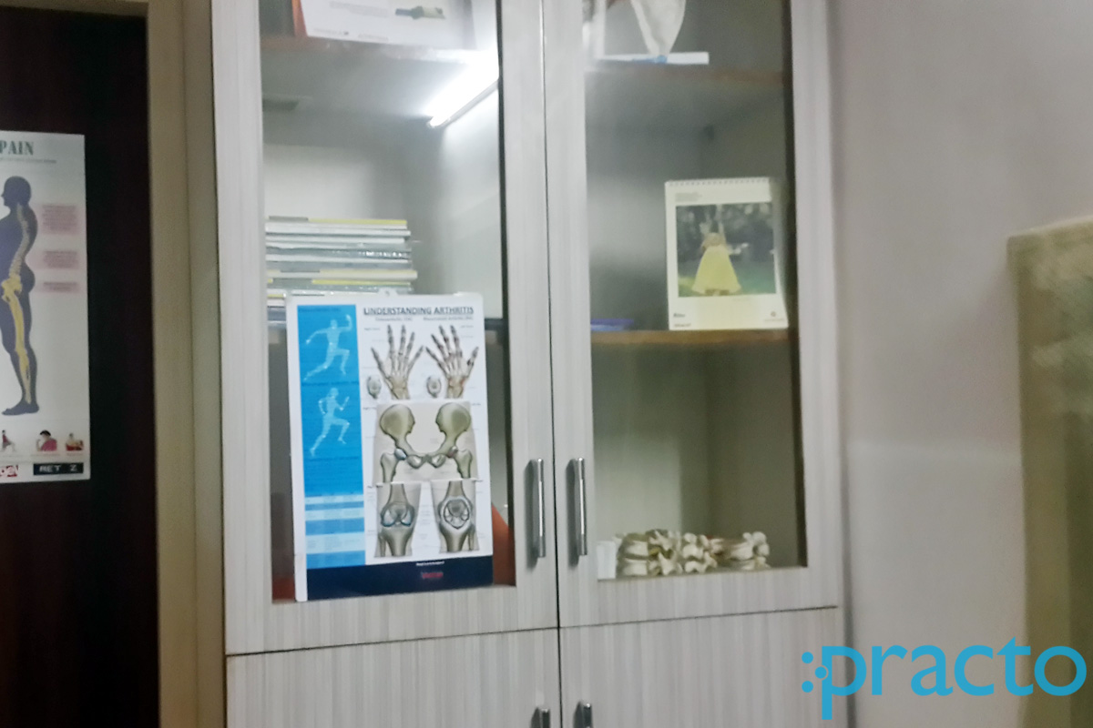 Entrance at Dr. Rajeev Y. Kelkar Clinic Tilak Nagar Indore
