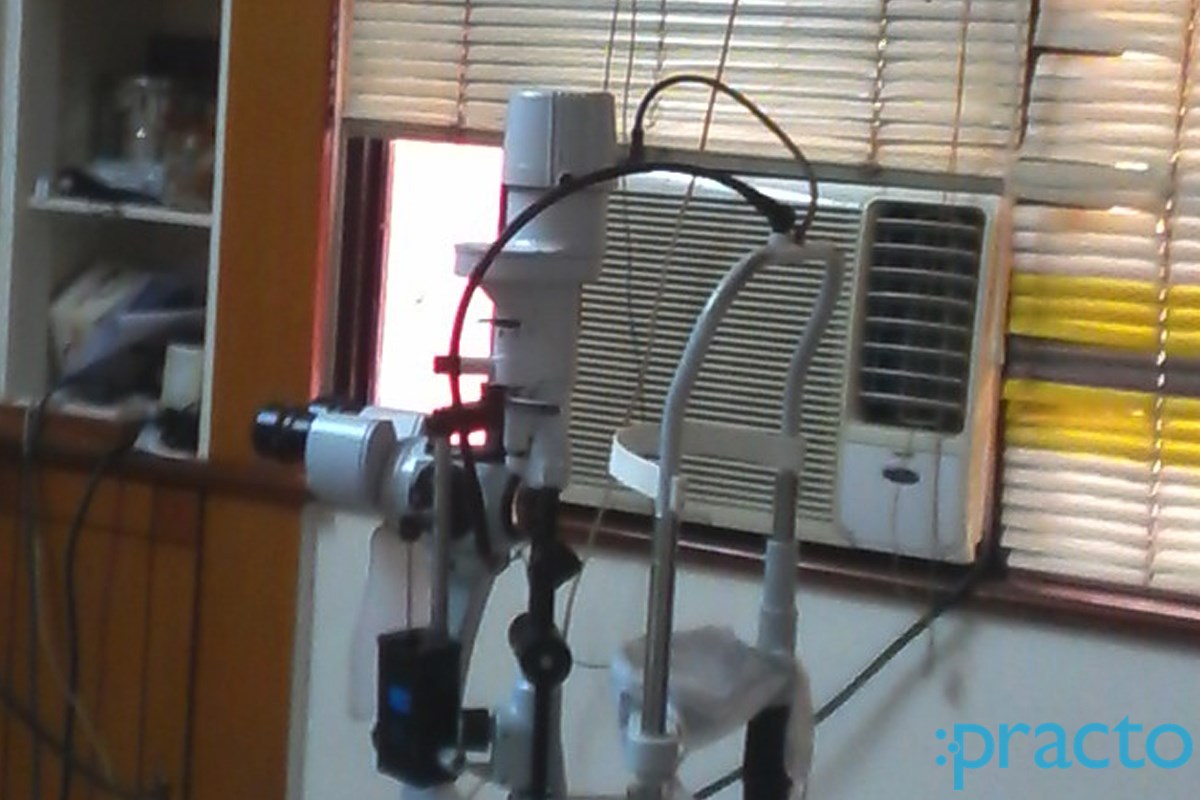 Services at Parvathi Eye Clinic Tilak Road Pune