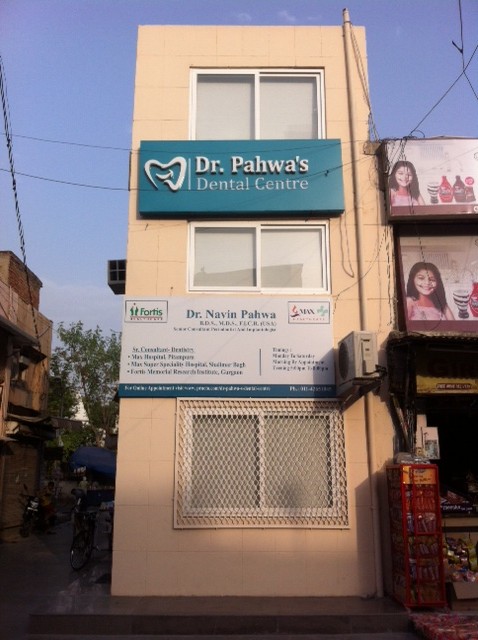 Entrance at Dr Pahwa's Dental Centre Rohini Delhi