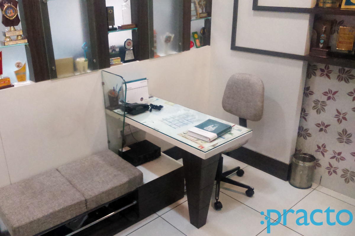 Novel Dental N Implant Clinic I.D.A. Racecourse Road Indore