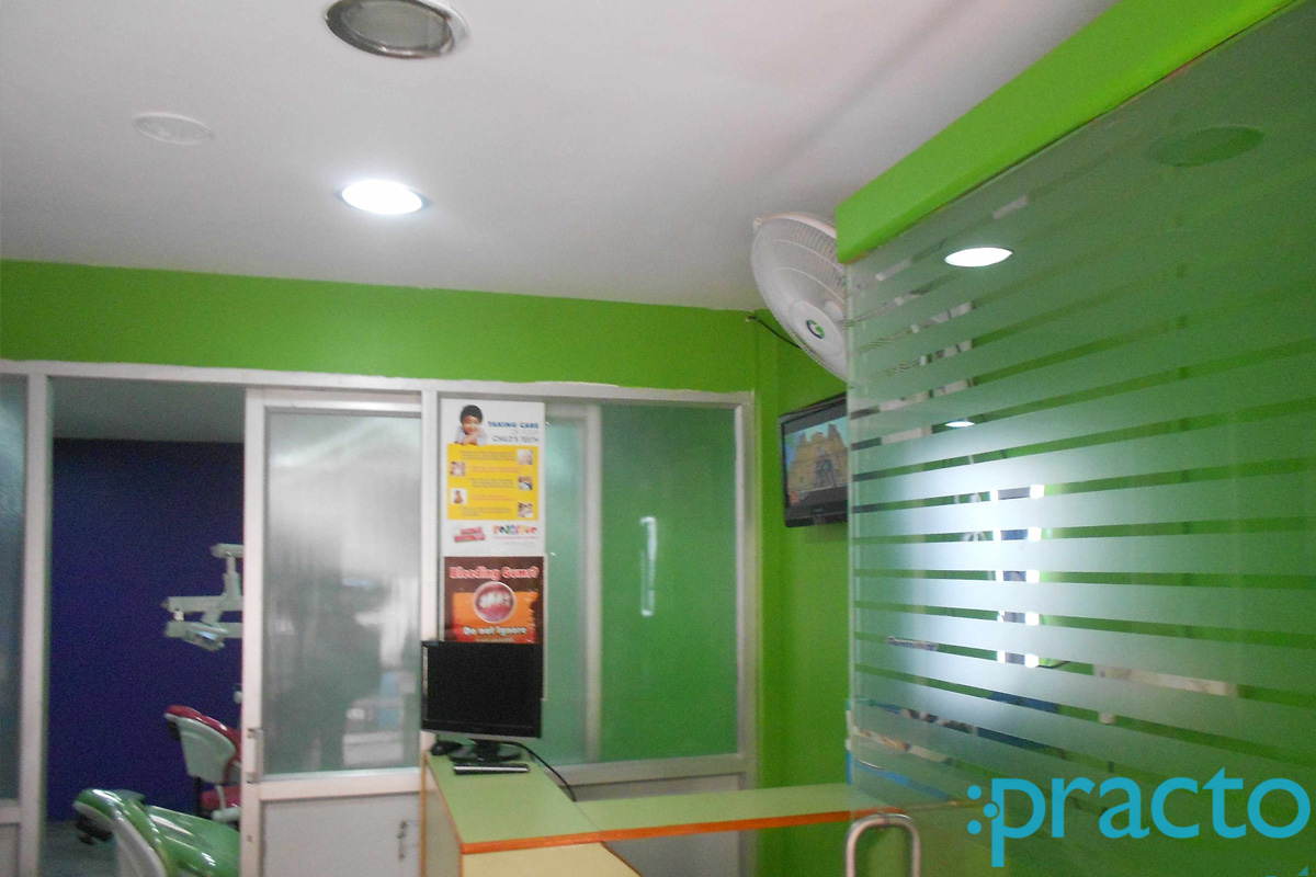 Reception at Parvathi Speciality Dental Clinic Jayanagar 9 Block Bangalore