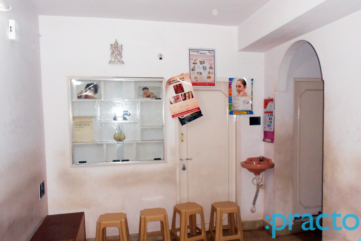 Waiting Area at Kaushik Clinic Kumaraswamy Layout Bangalore