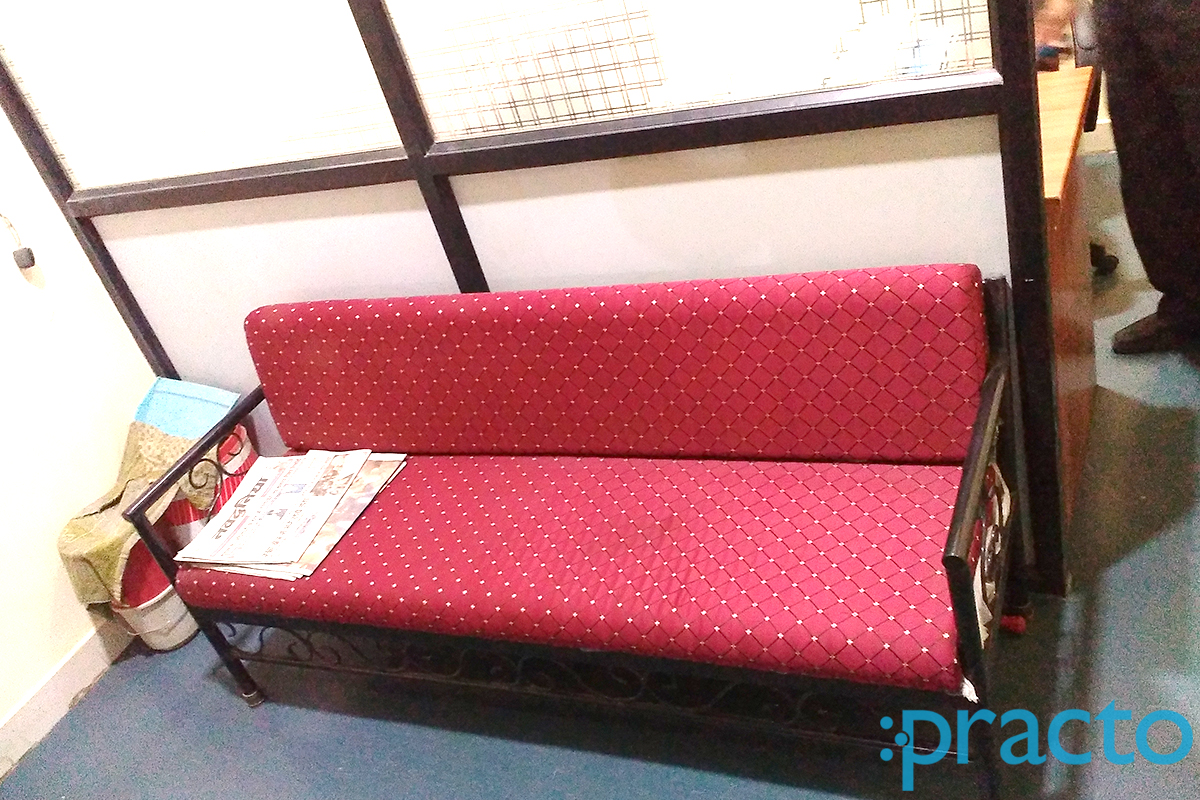 Waiting Area at Indus Speciality Clinic Bawadia Kalan Bhopal