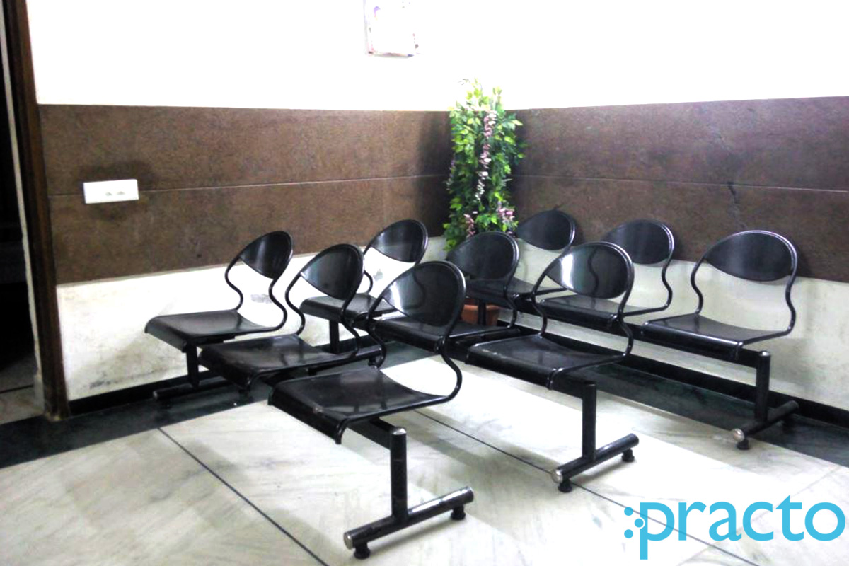Waiting Area at Dr. H.S.Kang Model Town Ludhiana