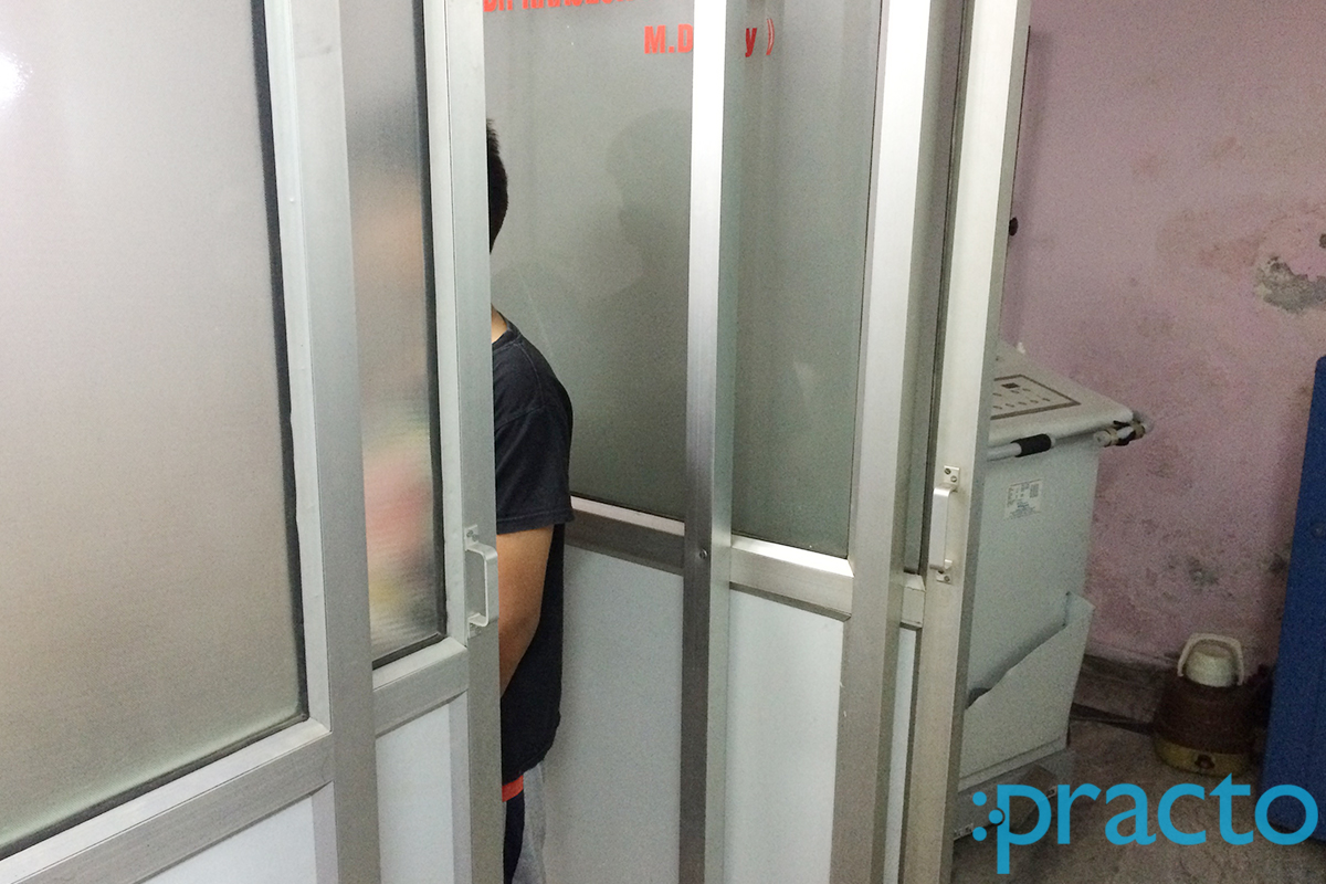 Entrance at Dr.Rajesh Kaushal Alambagh Lucknow
