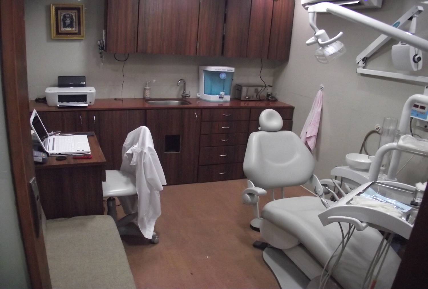 Operation Theatre at Ganatra's Dental Care Bandra West Mumbai