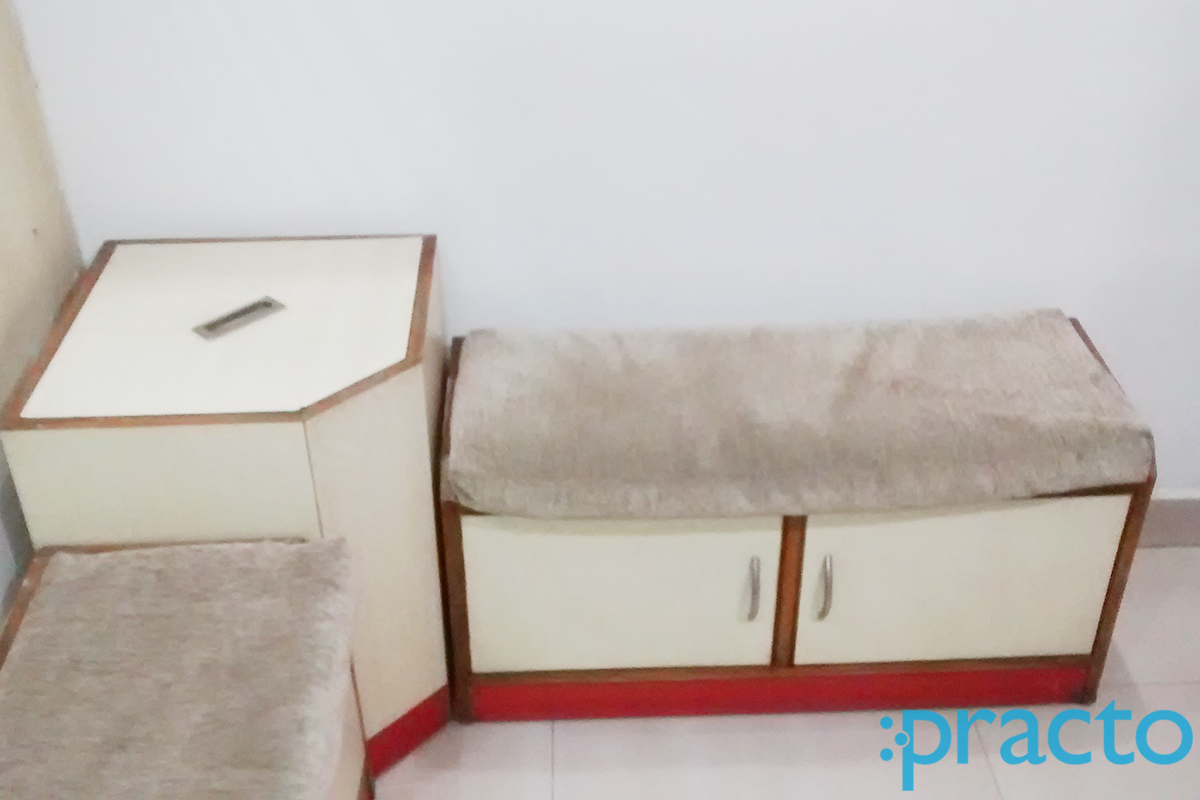 Waiting Area at Mowade Dental Clinic Narendra Nagar Nagpur