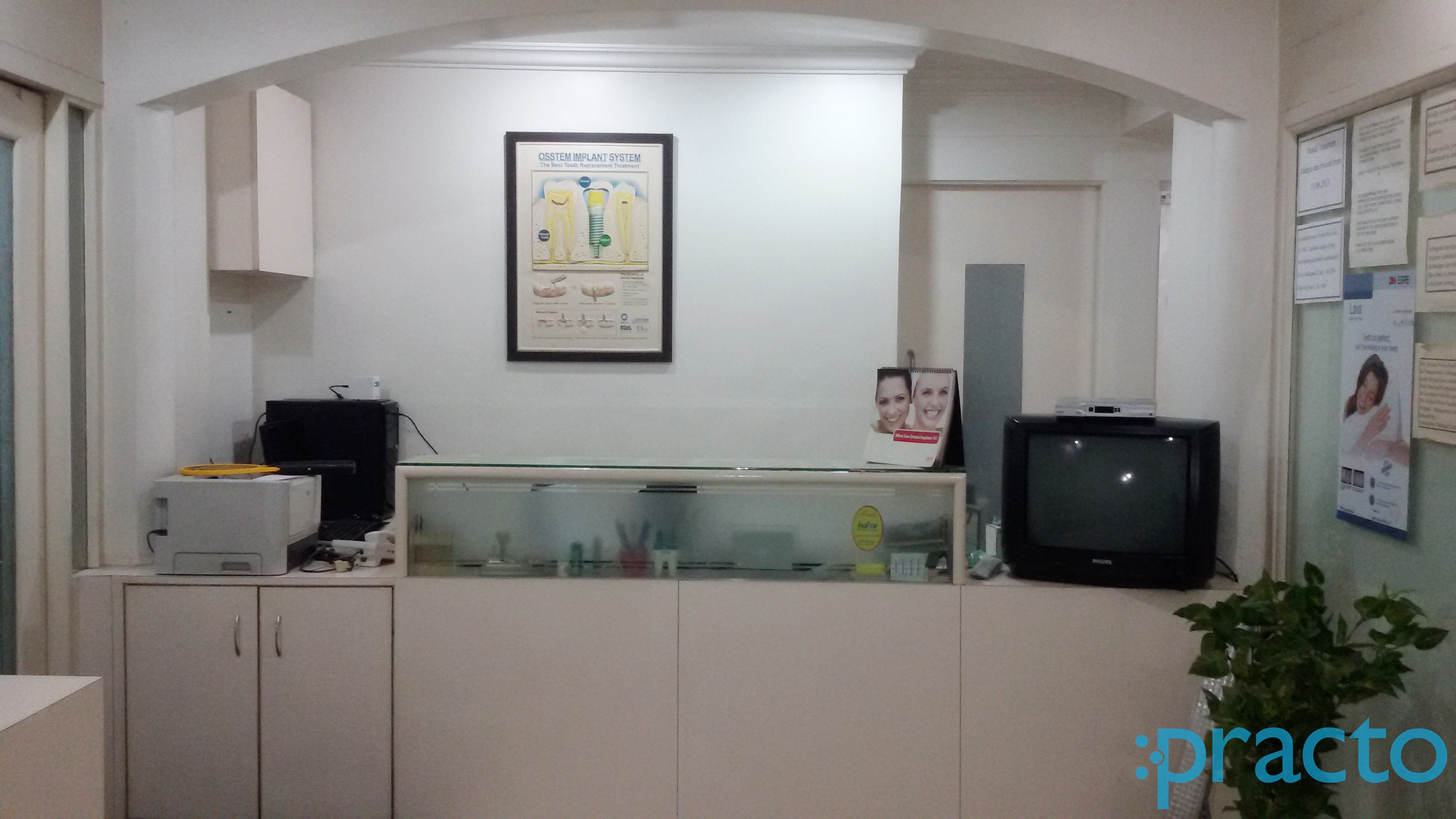 Reception at Kulkarni Dental Clinic Parvati Gaon Pune
