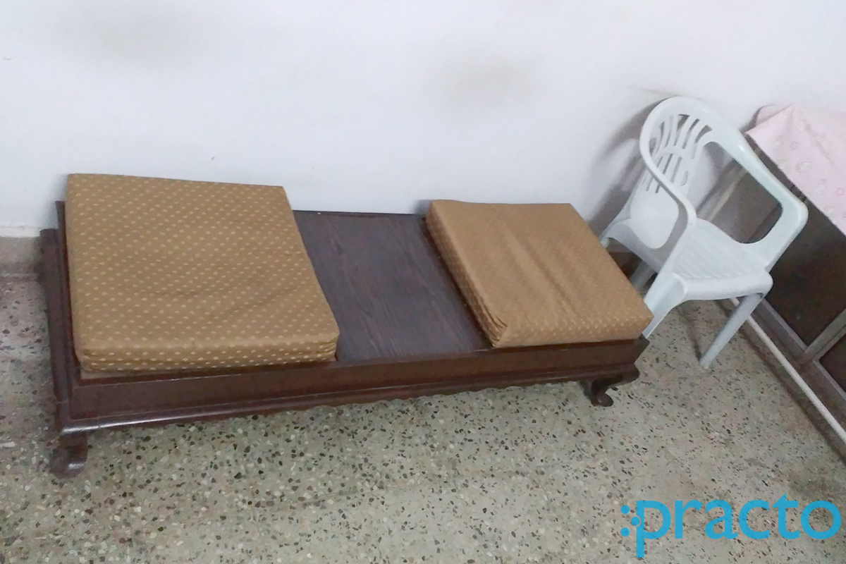 Waiting Area at Dr. Vikas Sachdev Clinic Bharat Heavy Electricals (BHEL) Bhopal