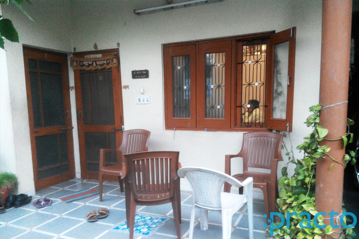 Entrance at Dr Somendra Mishra's Clinic Rajendra Nagar Indore