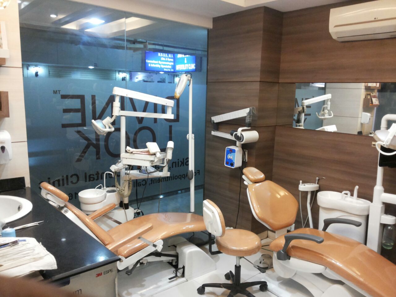 Divine Look Skin Laser & Dental Clinic DLF Phase I Gurgaon