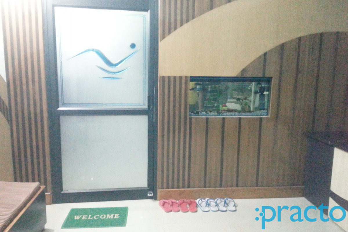 Entrance at Arushi Dental Clinic George Town Allahabad
