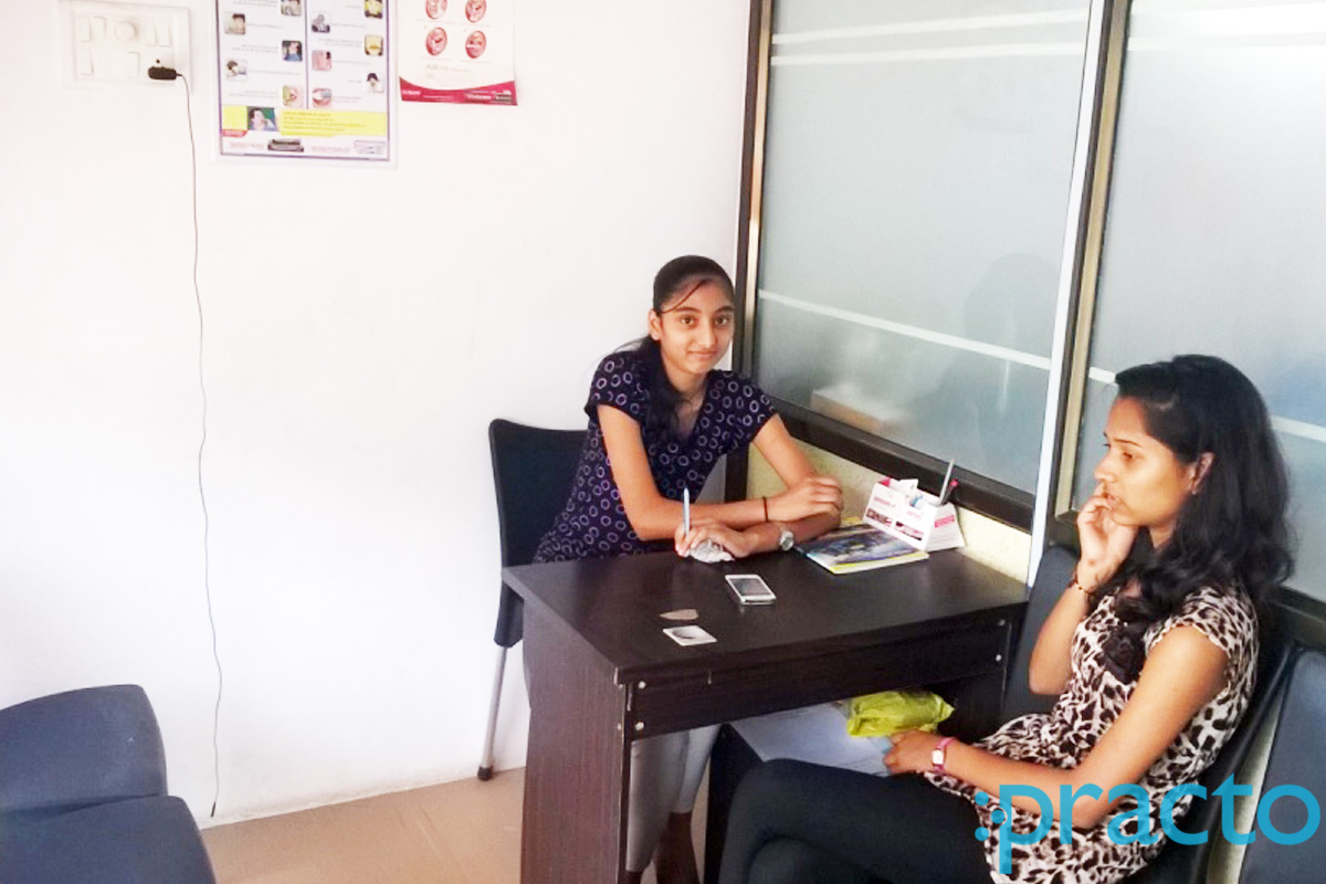 Reception at U.V Dental Clinic Varachha Road Surat