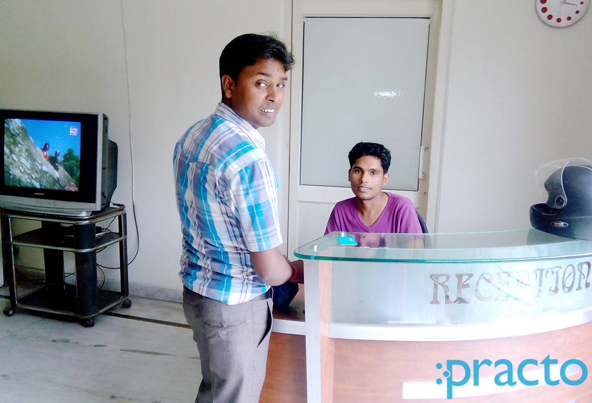 Reception at Comprehensive E.N.T. Care & Cure Aliganj Lucknow