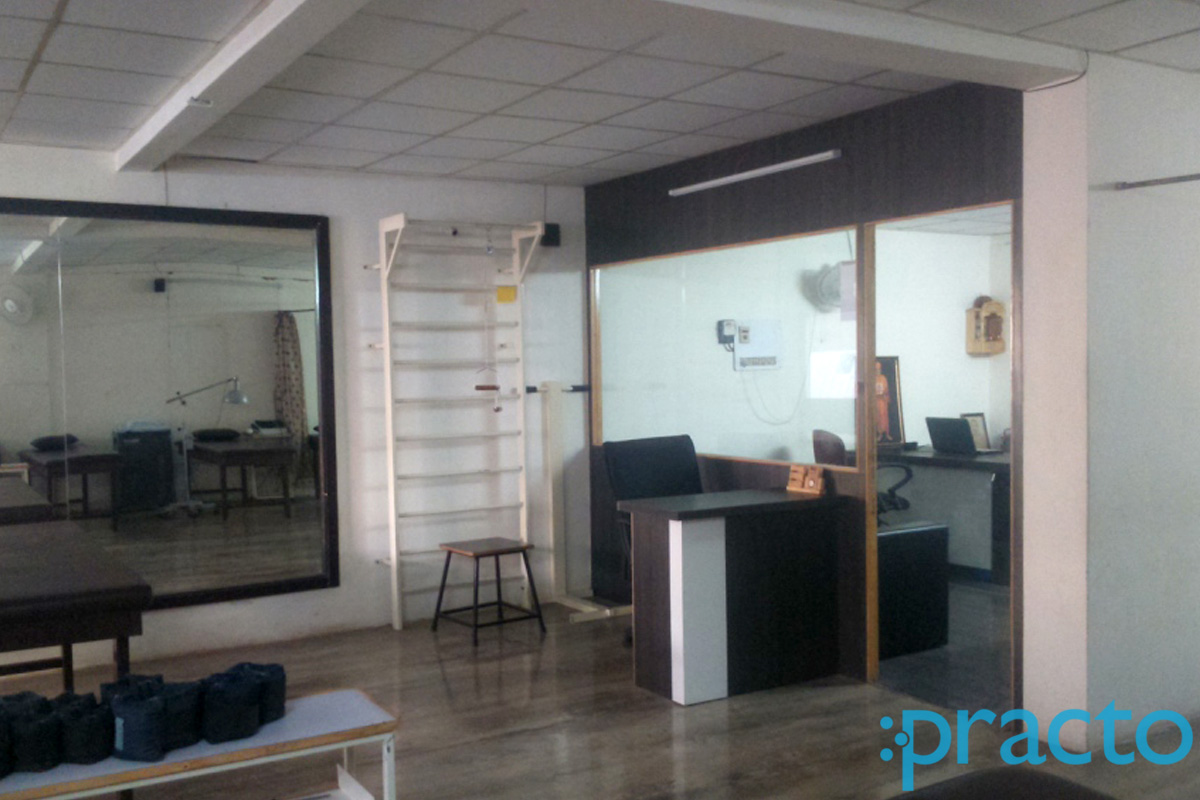 Reception at Aayush Physiotherapy Varachha Road Surat