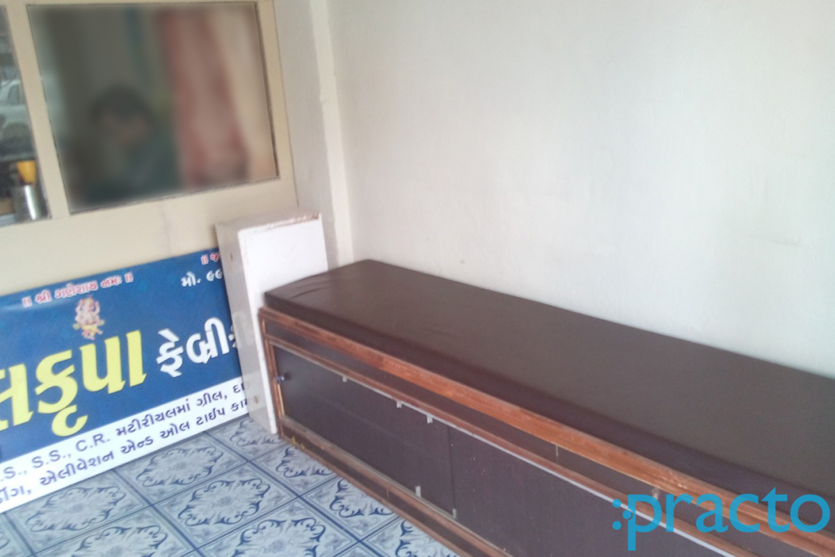 Waiting Area at Shri Hans Clinic Nana Varachha Surat