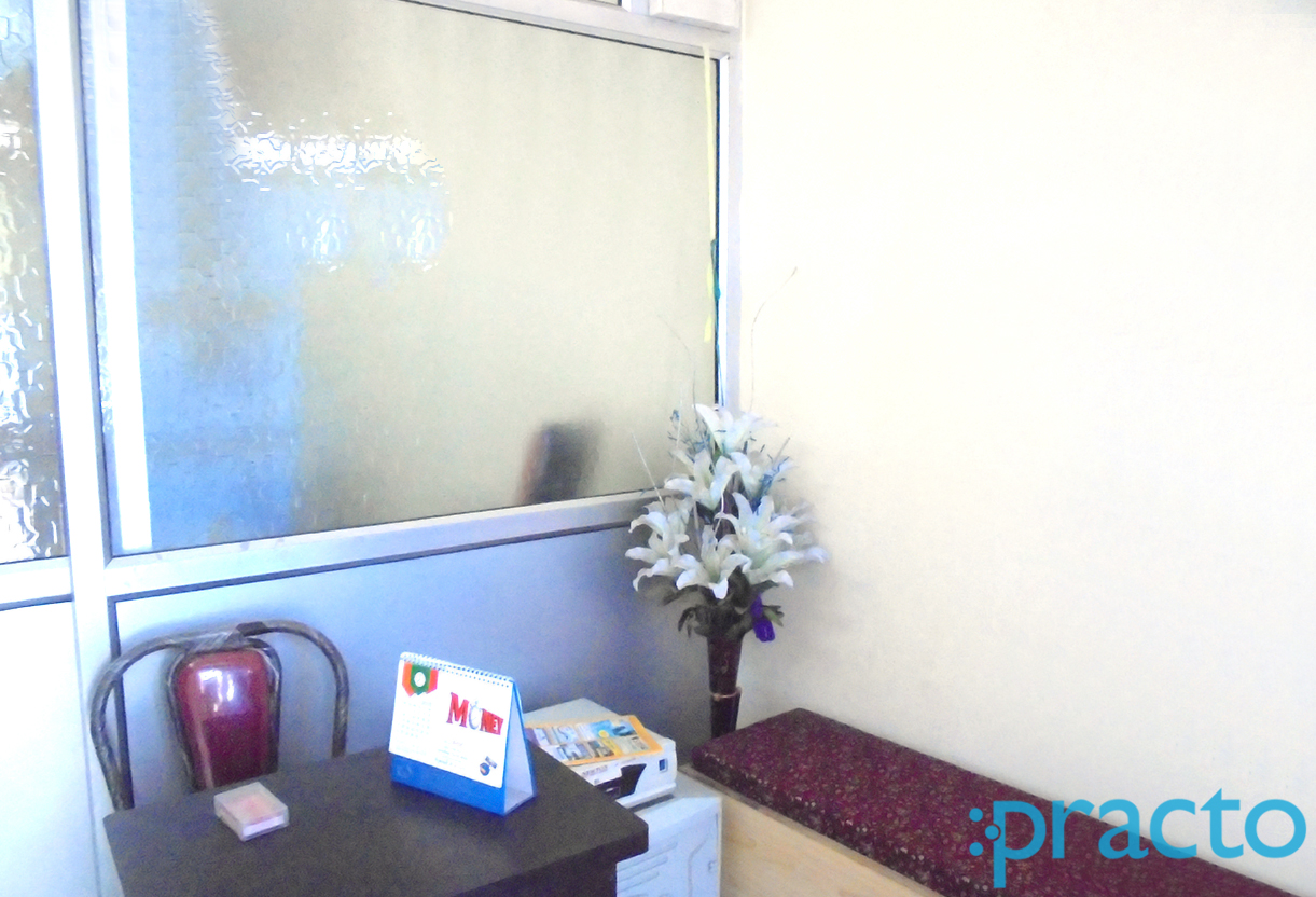 Reception at Smile Dental Care Gomtinagar Lucknow