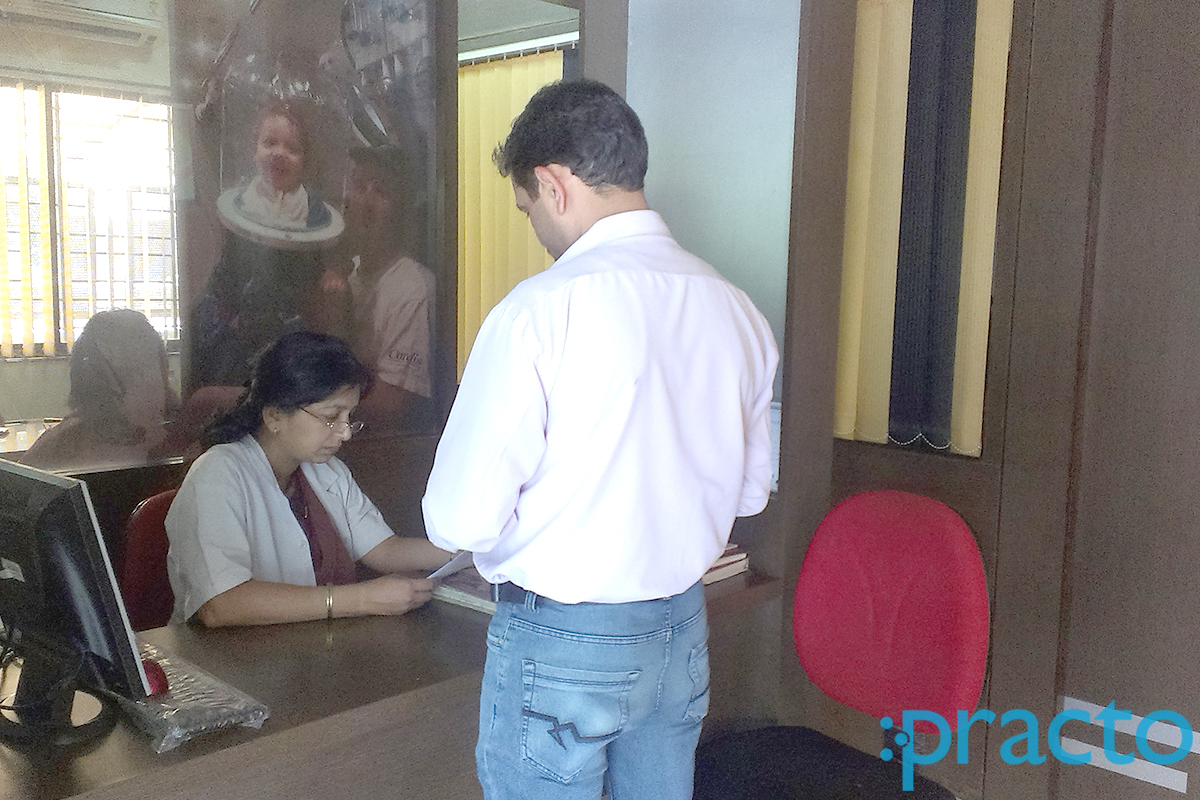 Reception at Dr. Bhamre's Nulife Oxygen Clinic Gaikwad Nagar Nashik