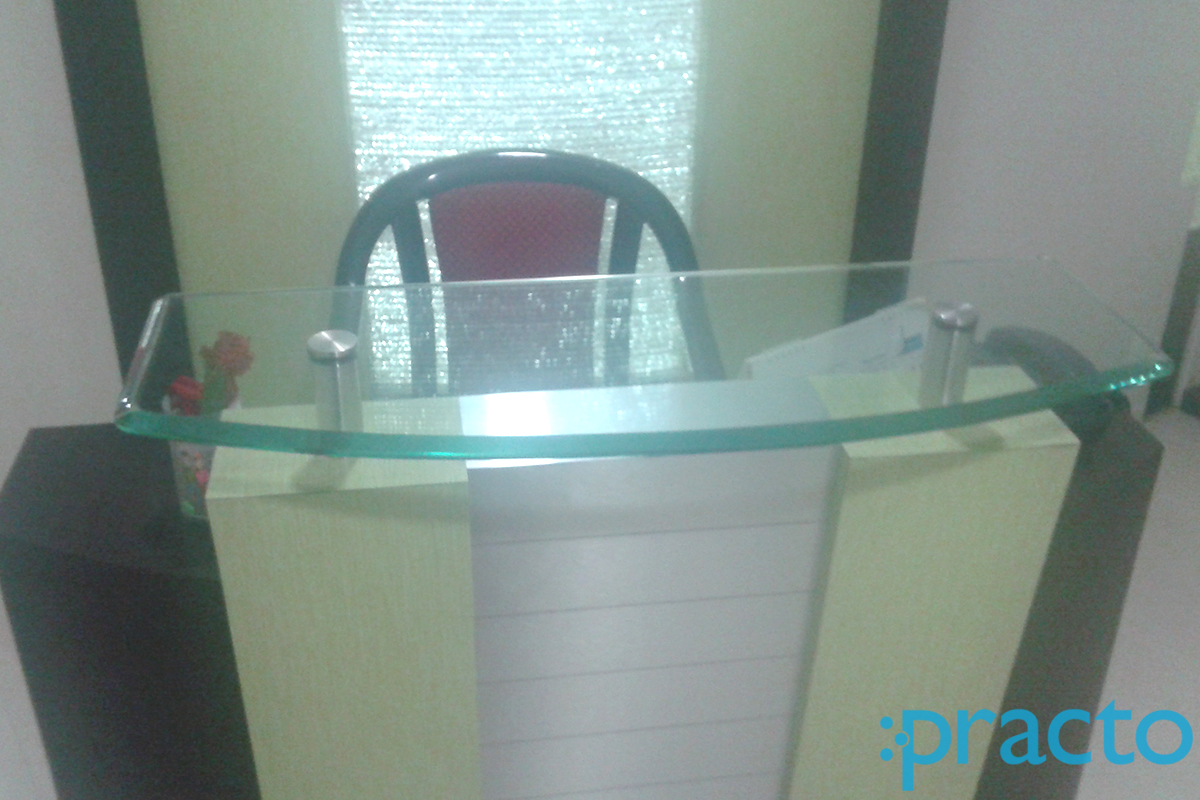 Reception at Dr Vaishali Chopda's Dental Clinic Sharanpur Nashik