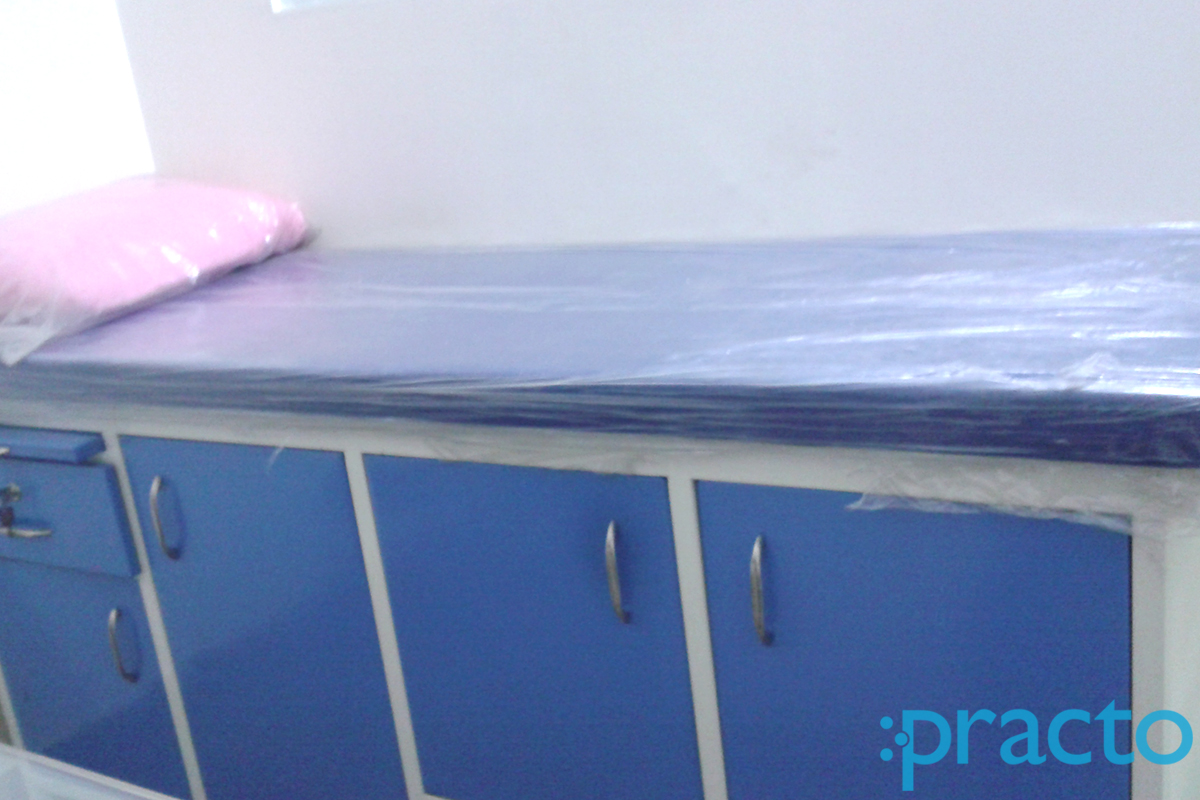 OPD/Ward at Ayushyaman Clinic Canada Corner Nashik