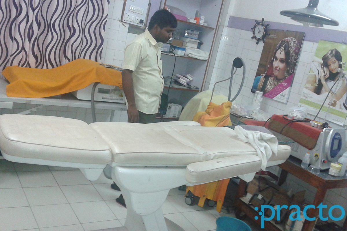 OPD/Ward at Vijay Manekar Clinic Gole Colony Nashik