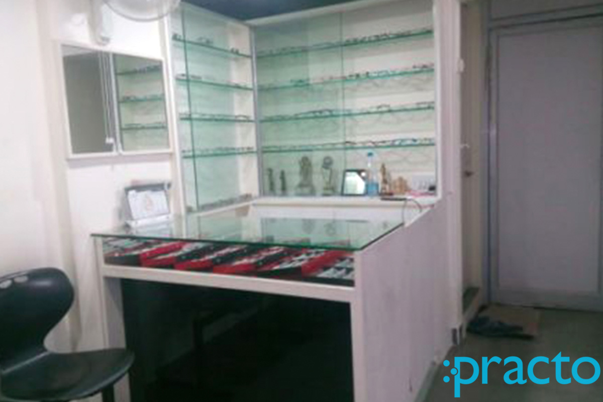 Reception at Dole Eye Clinic Sinhagad Road Pune