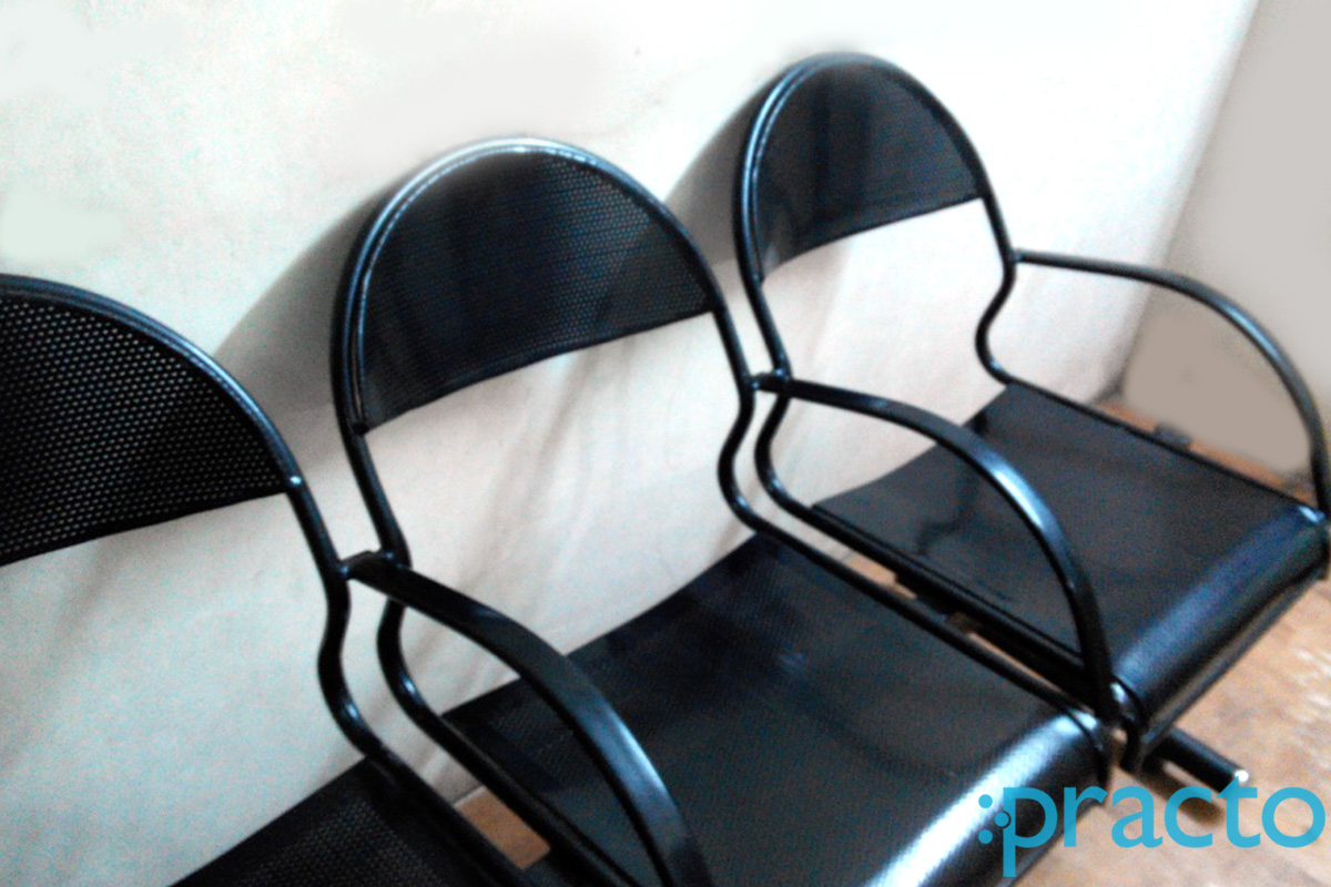 Waiting Area at Shri Dental Clinic Vyasarpadi Chennai
